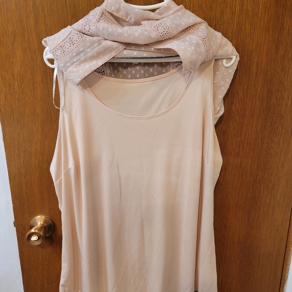 Light pink dressy tank top, size 1X - Picture 2 of 2